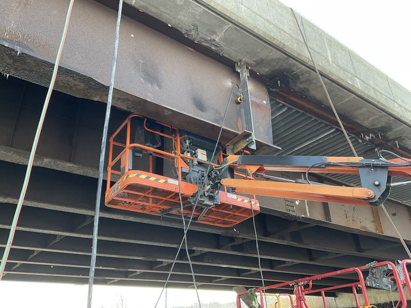 Girder lift during a bridge repair
